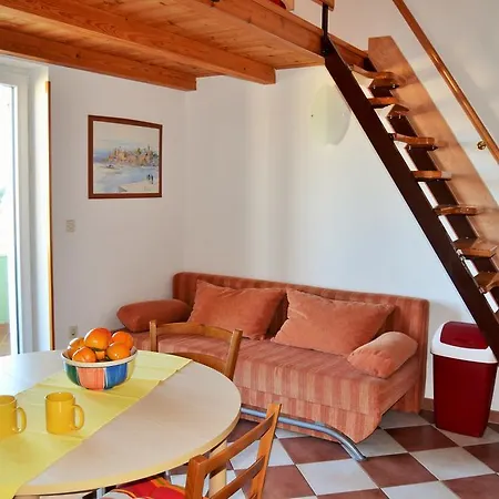 Village Apartment *
